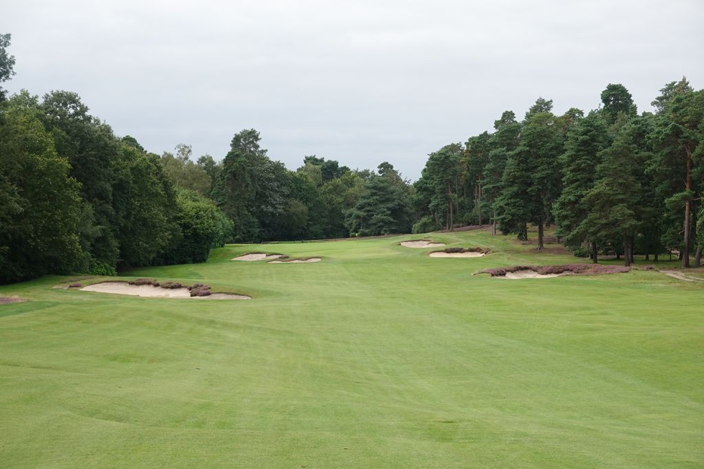 15th Hole at St. Georges Hill (Red & Blue) (547 Yard Par 5)